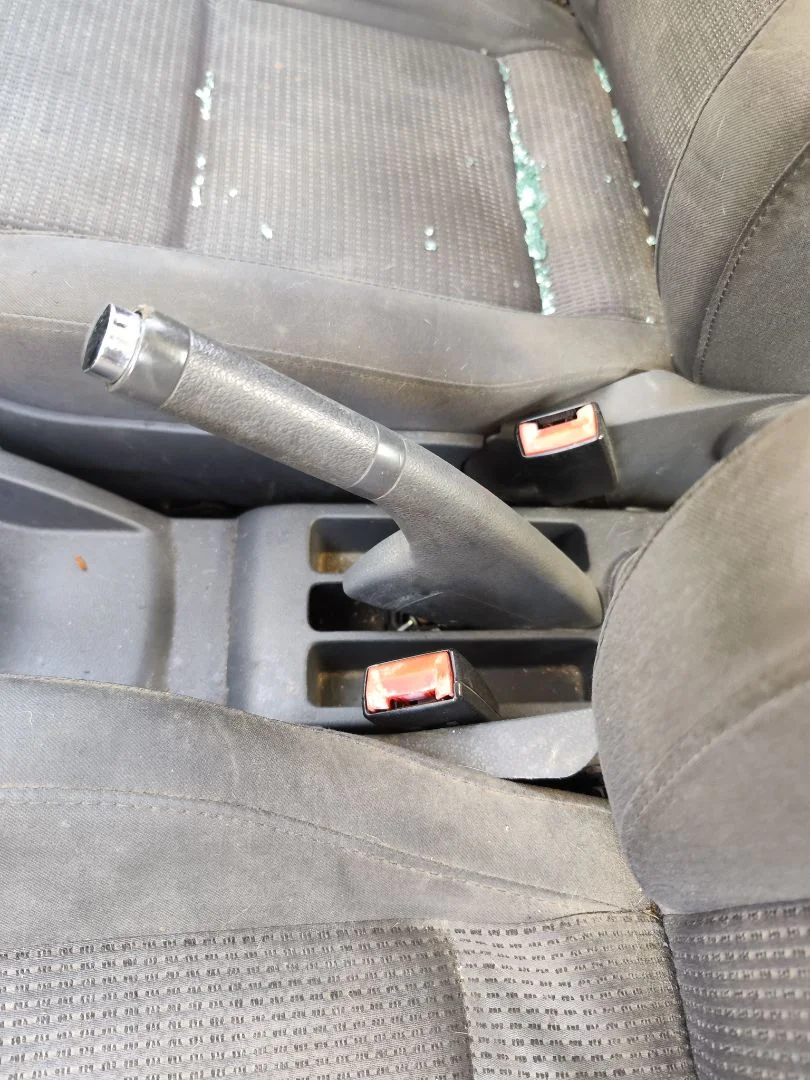 Foto de PALANCA FRENO VOLKSWAGEN POLO IV (9N1) 1.4 16V (75 CV / 55 KW) referencia 6Q0711303AF