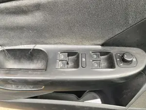 Foto de MANDO ELEVALUNAS DELANTERO IZQUIERDO VOLKSWAGEN PASSAT BERLINA (3C2) 2.0 TDI (140 CV / 103 KW)