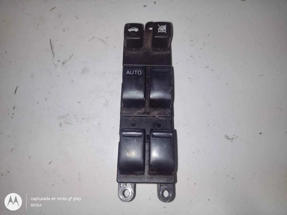 Foto de MANDO ELEVALUNAS DELANTERO IZQUIERDO NISSAN PRIMERA BERLINA (P12) referencia C8DD702N