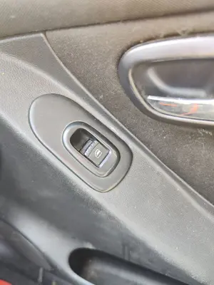 Foto de MANDO ELEVALUNAS DELANTERO DERECHO SEAT LEON (1M1) 1.9 TDI (90 CV / 66 KW)