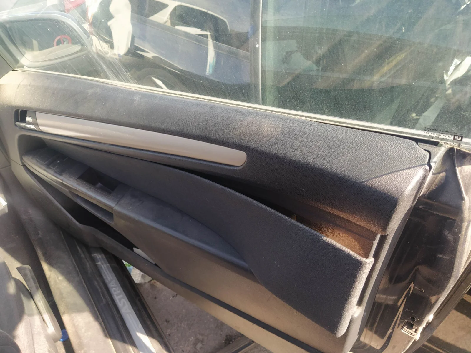Foto de RETENEDOR PUERTA OPEL ASTRA H TWIN TOP 1.8 16V (140 CV / 103 KW) referencia 13242199