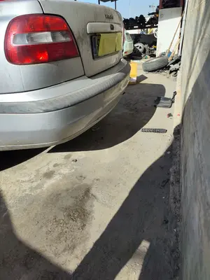 Foto de PARAGOLPES TRASERO VOLVO S40 BERLINA 1.9 Diesel CAT (116 CV / 85 KW) foto 2