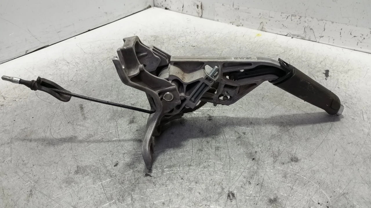 Foto de PALANCA FRENO FORD FOCUS BERLINA (CEW) 1.0 EcoBoost CAT (125 CV / 92 KW) referencia BV612780HB
