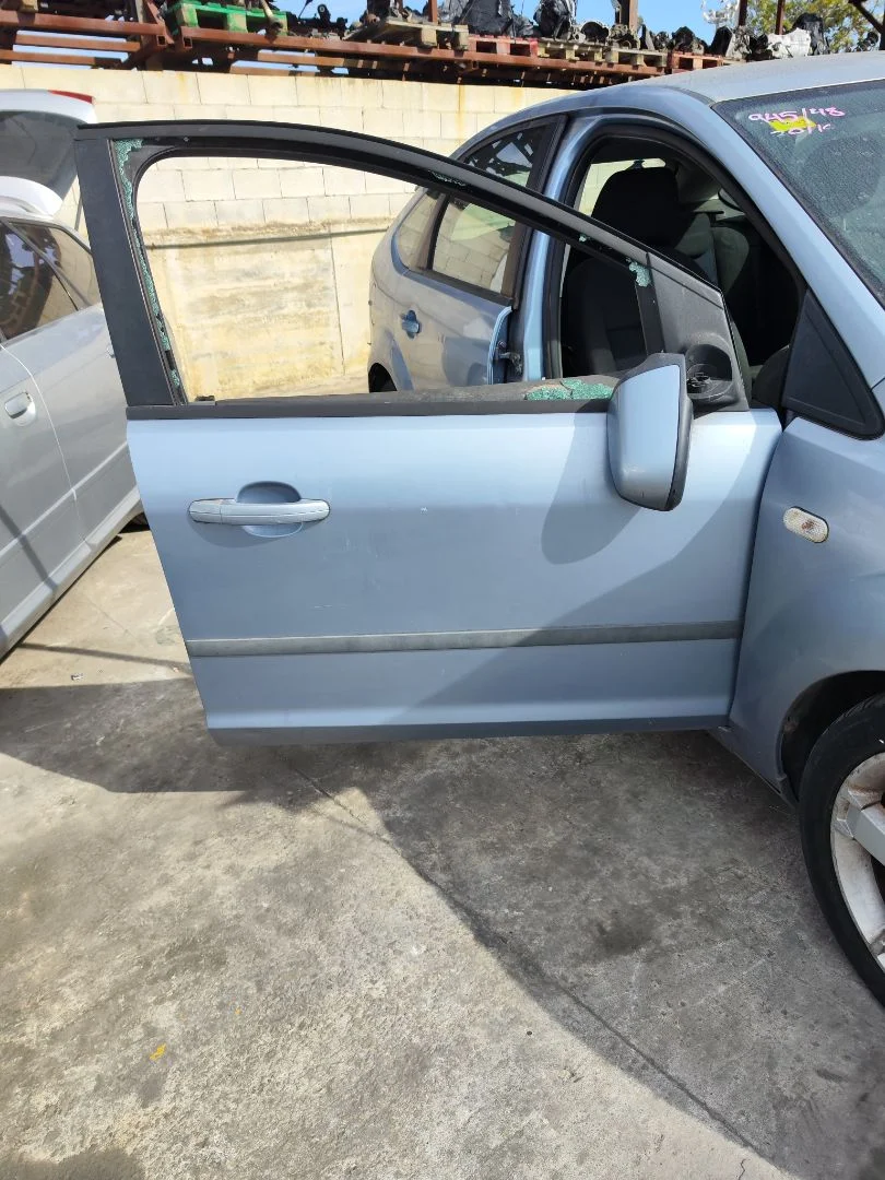 Foto de PUERTA DELANTERA DERECHA FORD FOCUS BERLINA (CAP) 1.8 TDCi Turbodiesel CAT (116 CV / 85 KW)