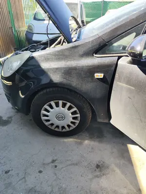 Foto de ALETA DELANTERA IZQUIERDA OPEL CORSA D 1.2 16V CAT (Z 12 XEP / LB4) (80 CV / 59 KW)