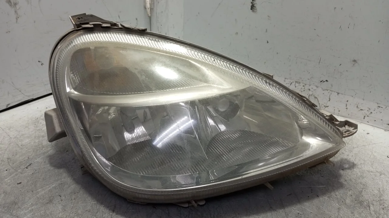 Foto de FARO DERECHO MERCEDES-BENZ CLASE A (BM 168) 1.6 CAT (102 CV / 75 KW) referencia A1688201861