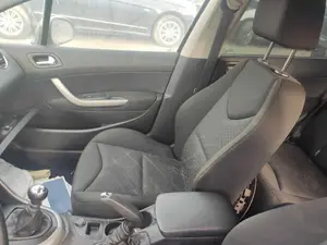 Foto de ASIENTO DELANTERO DERECHO PEUGEOT 308 SW 1.6 HDi FAP (112 CV / 82 KW)