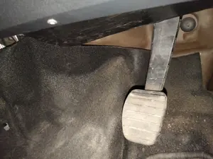 Foto de PEDAL EMBRAGUE DACIA DUSTER I 1.2 16V TCE CAT (125 CV / 92 KW)