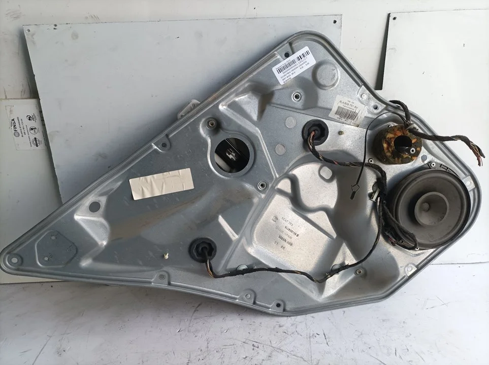 Foto de ELEVALUNAS TRASERO IZQUIERDO SEAT IBIZA (6L1) referencia 6L4839755