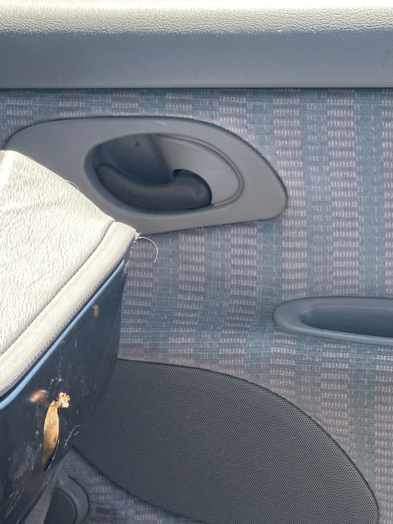 Foto de MANETA INTERIOR TRASERA DERECHA FORD MONDEO FD BERL./TURNIER 1.8 16V CAT (116 CV / 85 KW)
