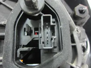 Foto de PILOTO TRASERO DERECHO PEUGEOT 208 1.2 12V e-VTi / PureTech (81 CV / 60 KW) referencia 001970320 foto 6