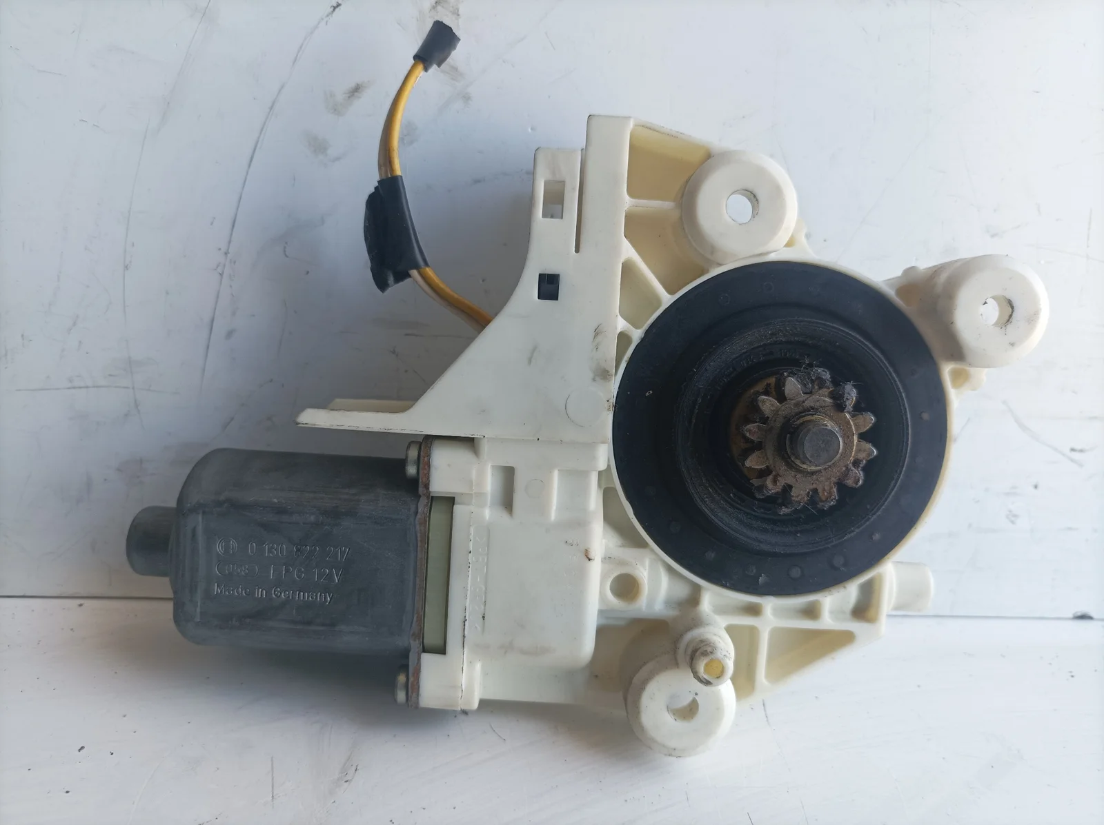 Foto de MOTOR ELEVALUNAS DELANTERO IZQUIERDO FORD FUSION (CBK) 1.4 TDCi CAT (68 CV / 50 KW) referencia 0130821938