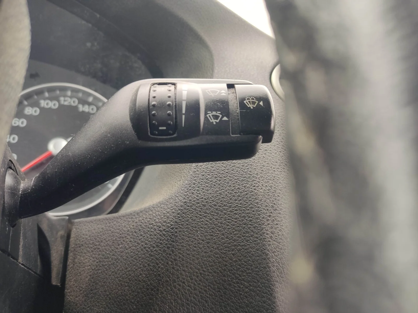 Foto de MANDO LIMPIA FORD FOCUS BERLINA (CAP) 1.8 Flexifuel CAT (125 CV / 92 KW)