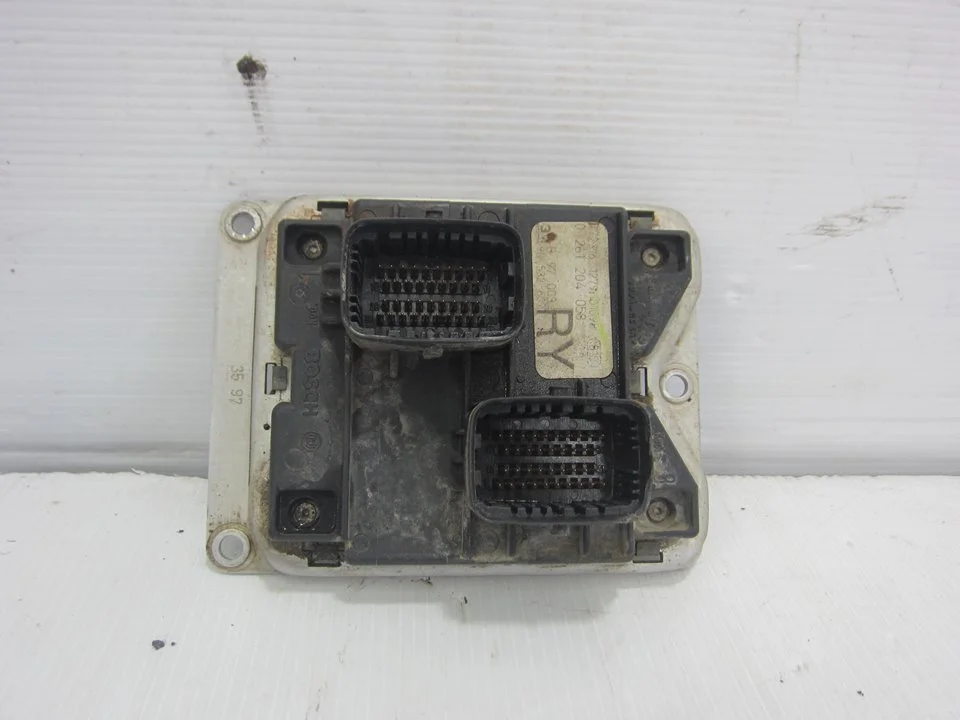 Foto de CENTRALITA MOTOR UCE OPEL CORSA B 1.0 12V CAT (X 10 XE / LW3) (54 CV / 40 KW) referencia 0261204058