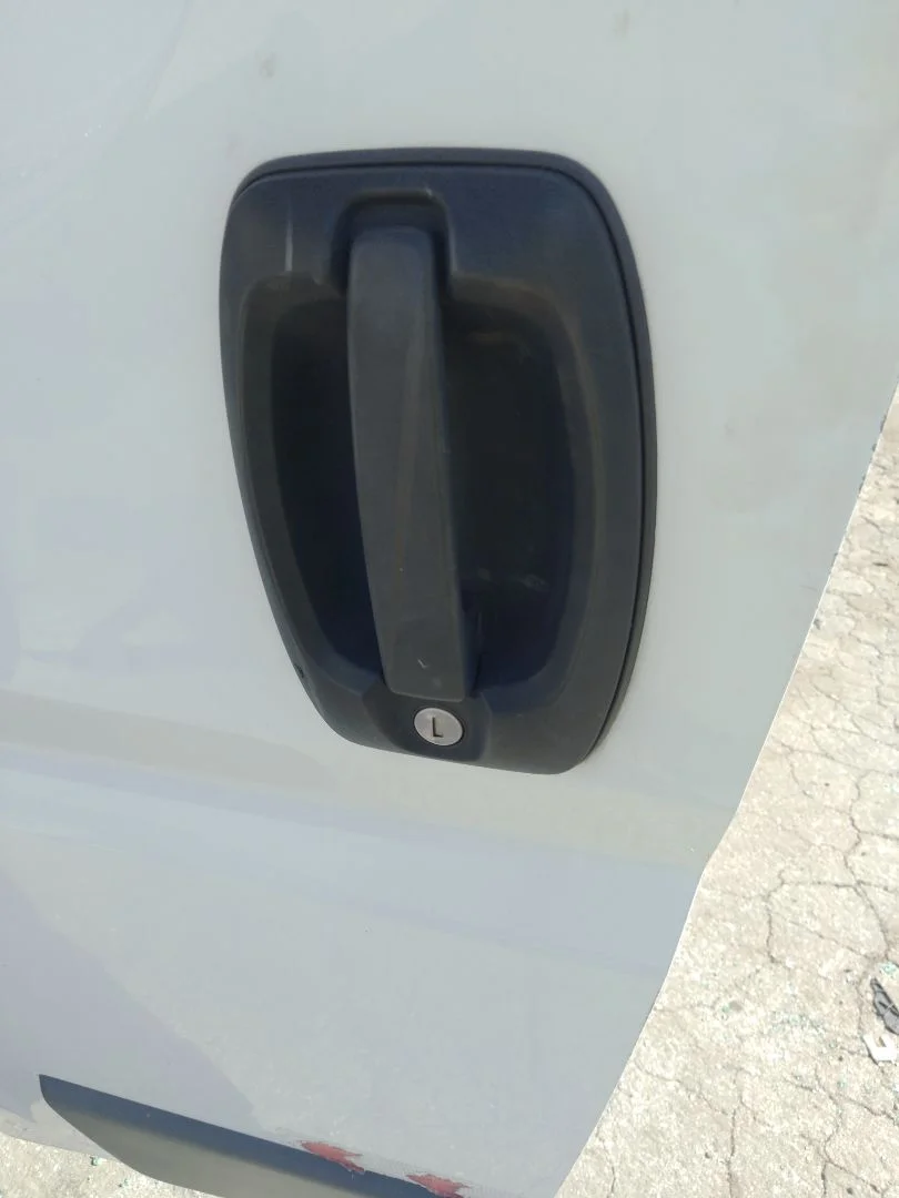 Foto de MANETA EXTERIOR DELANTERA IZQUIERDA FIAT DUCATO 3 MAXI FURGÓN TS 35 (295) 2.3 JTD CAT (131 CV / 96 KW)