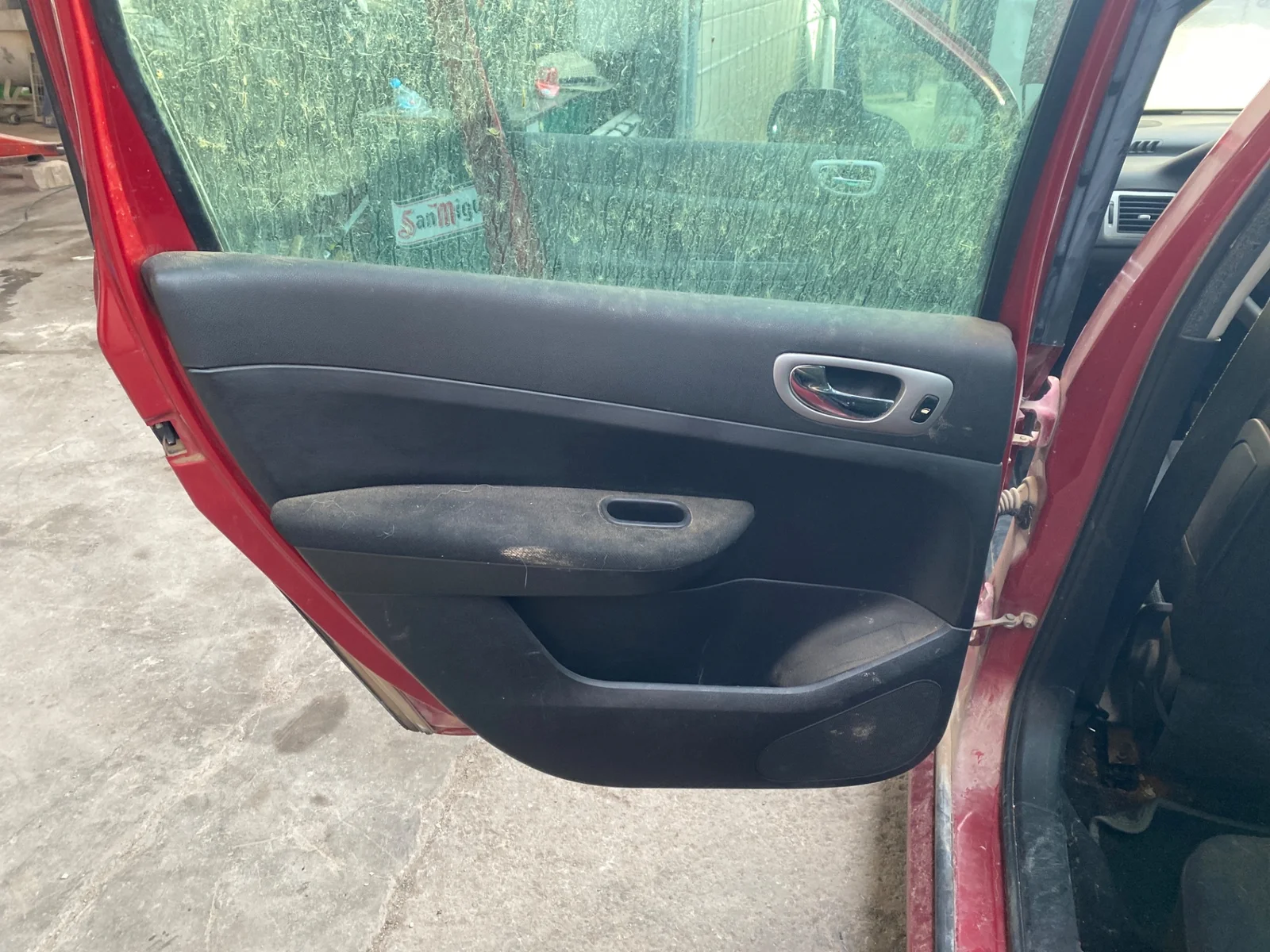 Foto de GUARNECIDO PUERTA TRASERA IZQUIERDA PEUGEOT 307 BREAK / SW (S1)(04.2002) 2.0 16V HDi FAP CAT (RHR / DW10BTED4) (136 CV / 100 KW) referencia 9333G7