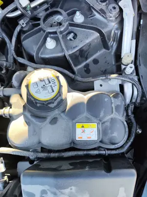 Foto de DEPOSITO EXPANSION JAGUAR F-PACE 3.0 V6 Diesel CAT (301 CV / 221 KW) referencia HX738A080AA