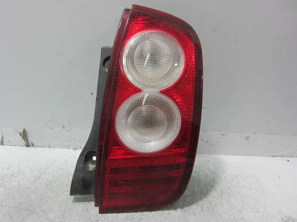 Foto de PILOTO TRASERO DERECHO NISSAN MICRA (K12E) 1.2 CAT (65 CV / 48 KW) referencia 89031490