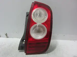 Foto de PILOTO TRASERO DERECHO NISSAN MICRA (K12E) 1.2 CAT (65 CV / 48 KW) referencia 89031490