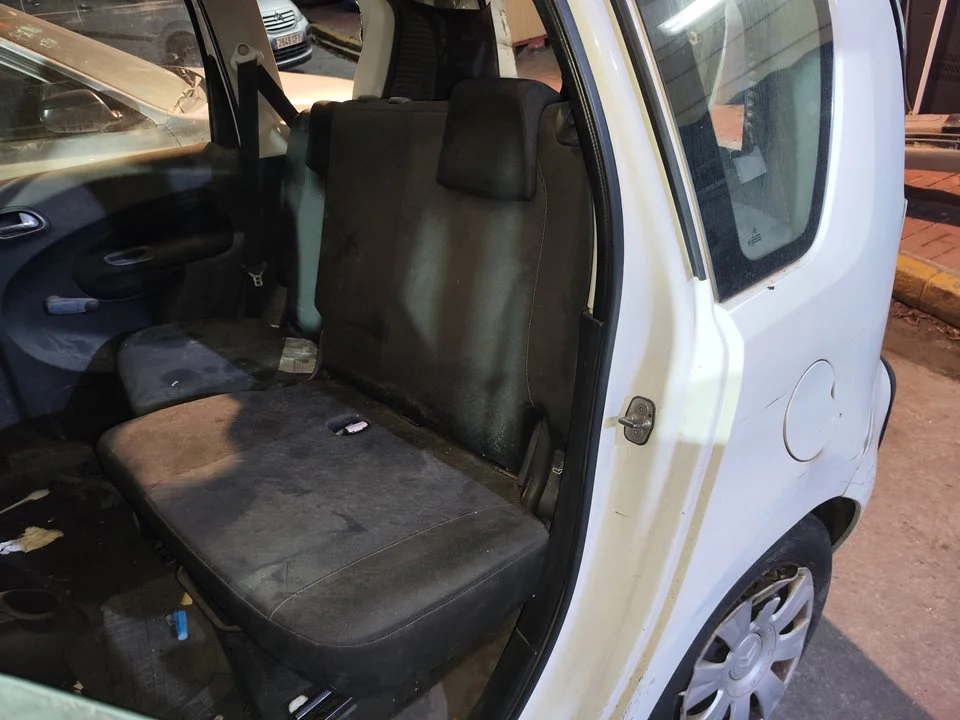 Foto de ASIENTOS TRASERO IZQUIERDO CITROEN C3 PICASSO 1.6 HDi FAP (92 CV / 68 KW)