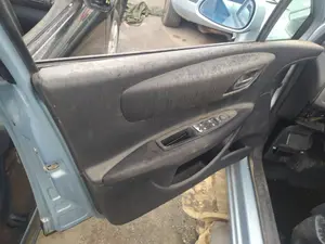 Foto de CERRADURA PUERTA DELANTERA IZQUIERDA CITROEN C4 BERLINA 1.6 16V CAT (NFU / TU5JP4) (109 CV / 80 KW) referencia 9135FA