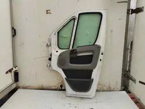Foto de PUERTA DELANTERA DERECHA PEUGEOT BOXER (333/335) FURGÓN TECHO ELEVADO BAT.4035MM 3.0 HDI FAP CAT (146 CV / 107 KW) foto 9