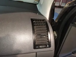 Foto de REJILLA AIREADORA VOLKSWAGEN POLO IV (9N1)
