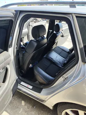 Foto de GOMAS CONTORNO PUERTA AUDI A4 AVANT (8E) 3.0 V6 24V TDI (233 CV / 171 KW)