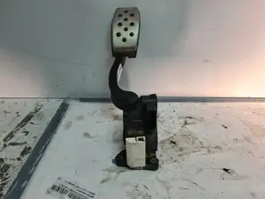 Foto de PEDAL ACELERADOR OPEL CORSA E 1.4 (90 CV / 66 KW) referencia 13305804 foto 3