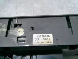 Foto de MANDO ELEVALUNAS DELANTERO IZQUIERDO OPEL ASTRA H CARAVAN 1.6 16V CAT (116 CV / 85 KW) referencia 13228706 foto 2
