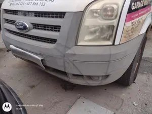 Foto de PARAGOLPES DELANTERO FORD TRANSIT COMBI (TT9) 2.4 TDCi CAT (116 CV / 85 KW) foto 2