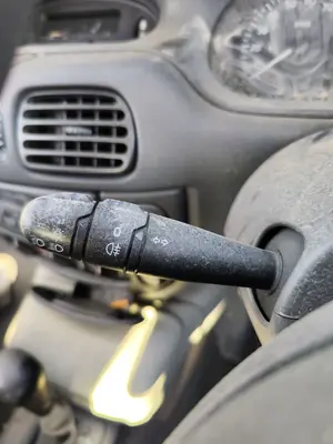 Foto de MANDO INTERMITENTES RENAULT SCENIC I (JA...) 1.4 CAT (95 CV / 70 KW)