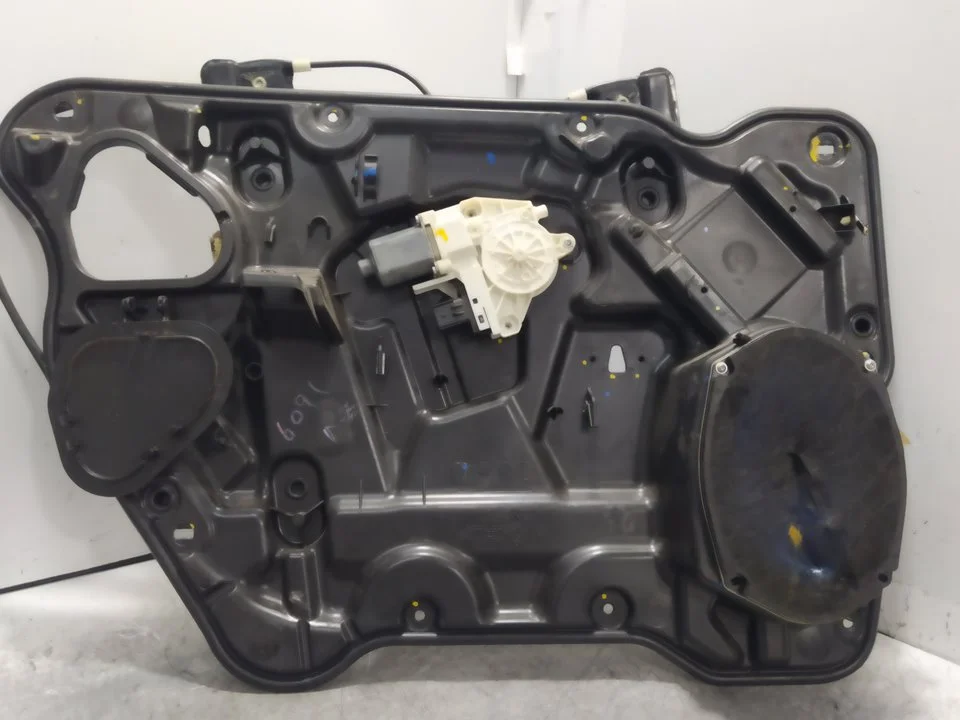 Foto de ELEVALUNAS DELANTERO IZQUIERDO FIAT FREEMONT (345) 2.0 16V Multijet CAT (170 CV / 125 KW) referencia 68209826AB