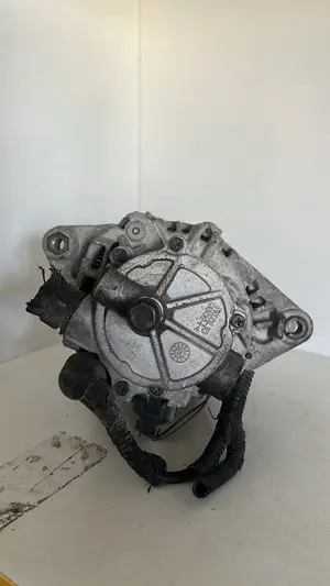 Foto de ALTERNADOR KIA SORENTO (BL) 2.5 CRDi CAT (140 CV / 103 KW) foto 3