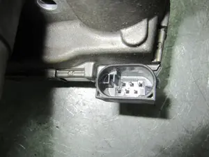 Foto de CAJA MARIPOSA PORSCHE CAYENNE (TIPO 92A) referencia 94860511503 foto 3