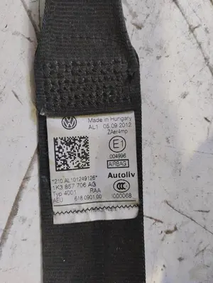 Foto de CINTURON SEGURIDAD DELANTERO IZQUIERDO VOLKSWAGEN GOLF IV BERLINA (1J1)(10.1997) 1.6 (101 CV / 74 KW) referencia 1J4857705JFKZ foto 2