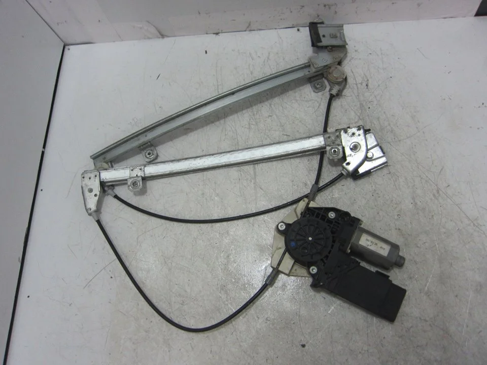 Foto de ELEVALUNAS DELANTERO DERECHO AUDI A4 AVANT (8E) referencia 0130821764