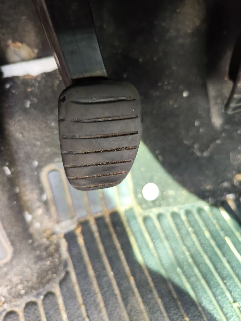 Foto de PEDAL EMBRAGUE RENAULT MEGANE II COUPE/CABRIO 1.5 dCi Diesel (106 CV / 78 KW)