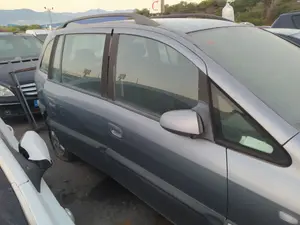 Foto de PUERTA TRASERA DERECHA OPEL ZAFIRA A 2.0 DTI (101 CV / 74 KW) referencia 13160995 foto 2