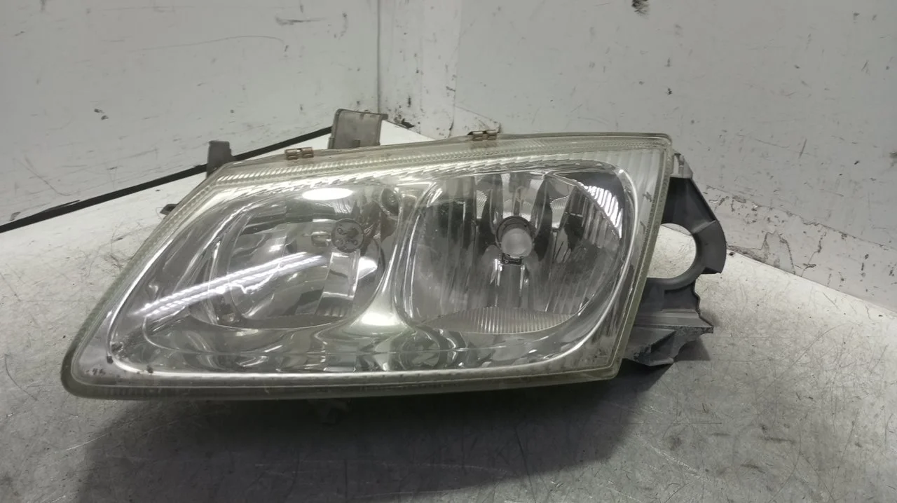 Foto de FARO ANTINIEBLA IZQUIERDO NISSAN ALMERA (N16/E) 2.2 16V Turbodiesel CAT (110 CV / 81 KW) referencia 89003331
