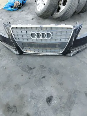 Foto de REJILLA DELANTERA AUDI A5 COUPE (8T) 1.8 16V TFSI (170 CV / 125 KW)