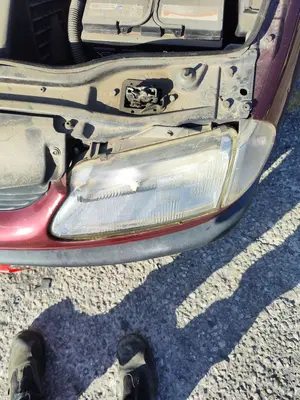 Foto de FARO IZQUIERDO RENAULT LAGUNA (B56) 2.0 (113 CV / 83 KW) foto 2