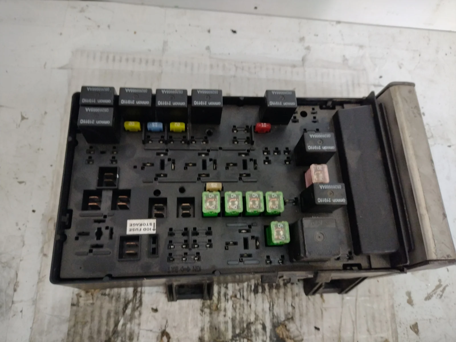 Foto de CAJA RELES / FUSIBLES CHRYSLER VOYAGER (RG) 2.5 CRD CAT (141 CV / 104 KW) referencia 05102969AB
