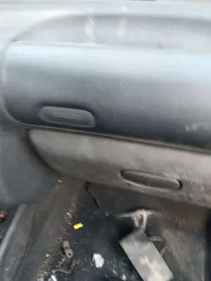 Foto de AIRBAG DELANTERO DERECHO PEUGEOT 106 (S2) 1.1  (60 CV / 44 KW)