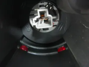 Foto de PILOTO TRASERO DERECHO MAZDA 6 BERLINA (GG) 2.0 CAT (141 CV / 104 KW) referencia 22061971 foto 2