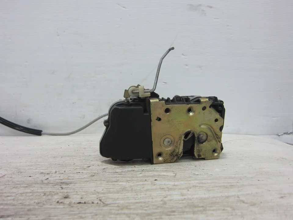 Foto de CERRADURA PUERTA DELANTERA IZQUIERDA PEUGEOT 307 (S1)(04.2001) 2.0 HDi FAP CAT (107 CV / 79 KW)