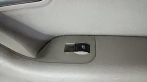 Foto de MANDO ELEVALUNAS DELANTERO DERECHO AUDI A4 AVANT (8E) 1.9 TDI (116 CV / 85 KW) referencia 8E0959855