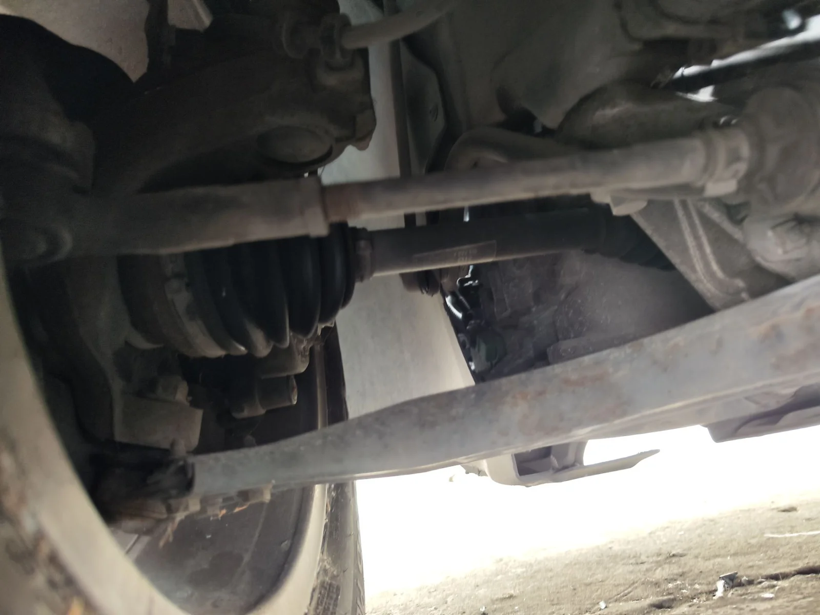 Foto de TRANSMISION DELANTERA IZQUIERDA VOLKSWAGEN POLO IV (9N1) 1.4 16V (75 CV / 55 KW) referencia 6Q0407451NV