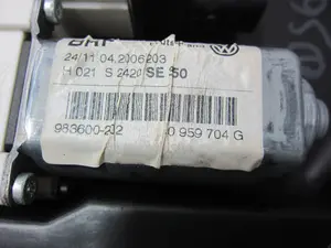 Foto de ELEVALUNAS TRASERO DERECHO SEAT LEON (1P1) 1.9 TDI (105 CV / 77 KW) referencia 1K0959704G foto 3