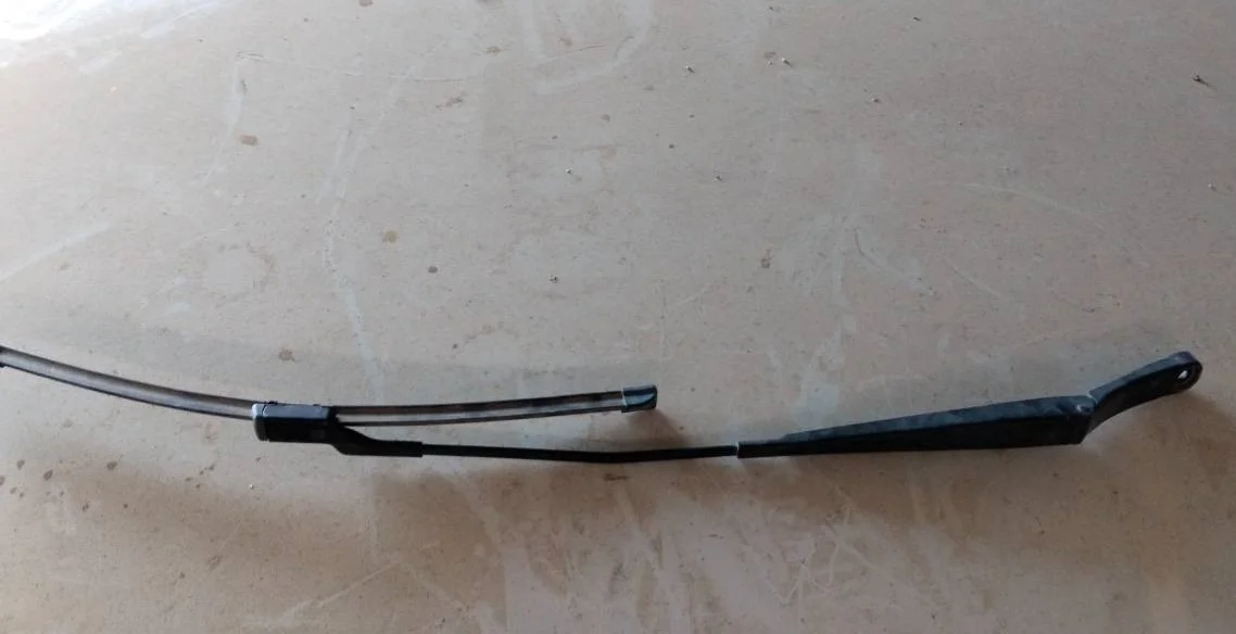 Foto de BRAZO LIMPIA DELANTERO DERECHO VOLKSWAGEN PASSAT BERLINA (3C2) 2.0 TDI (140 CV / 103 KW) referencia 74560